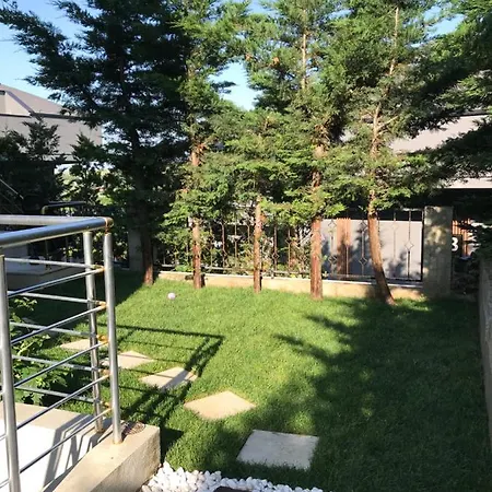 Orman Manzarali Muestakil Genis Villa Arnavutkoy